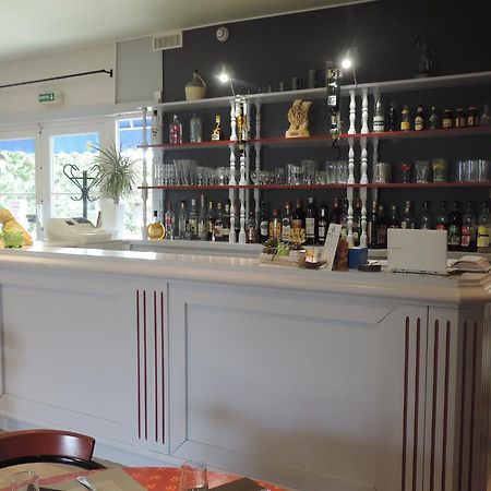 Hotel Restaurant Le Chalet Guemene-Penfao Ngoại thất bức ảnh